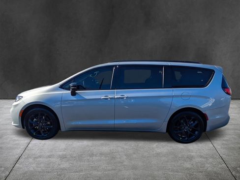 New 2026 Chrysler Pacifica Select image 7