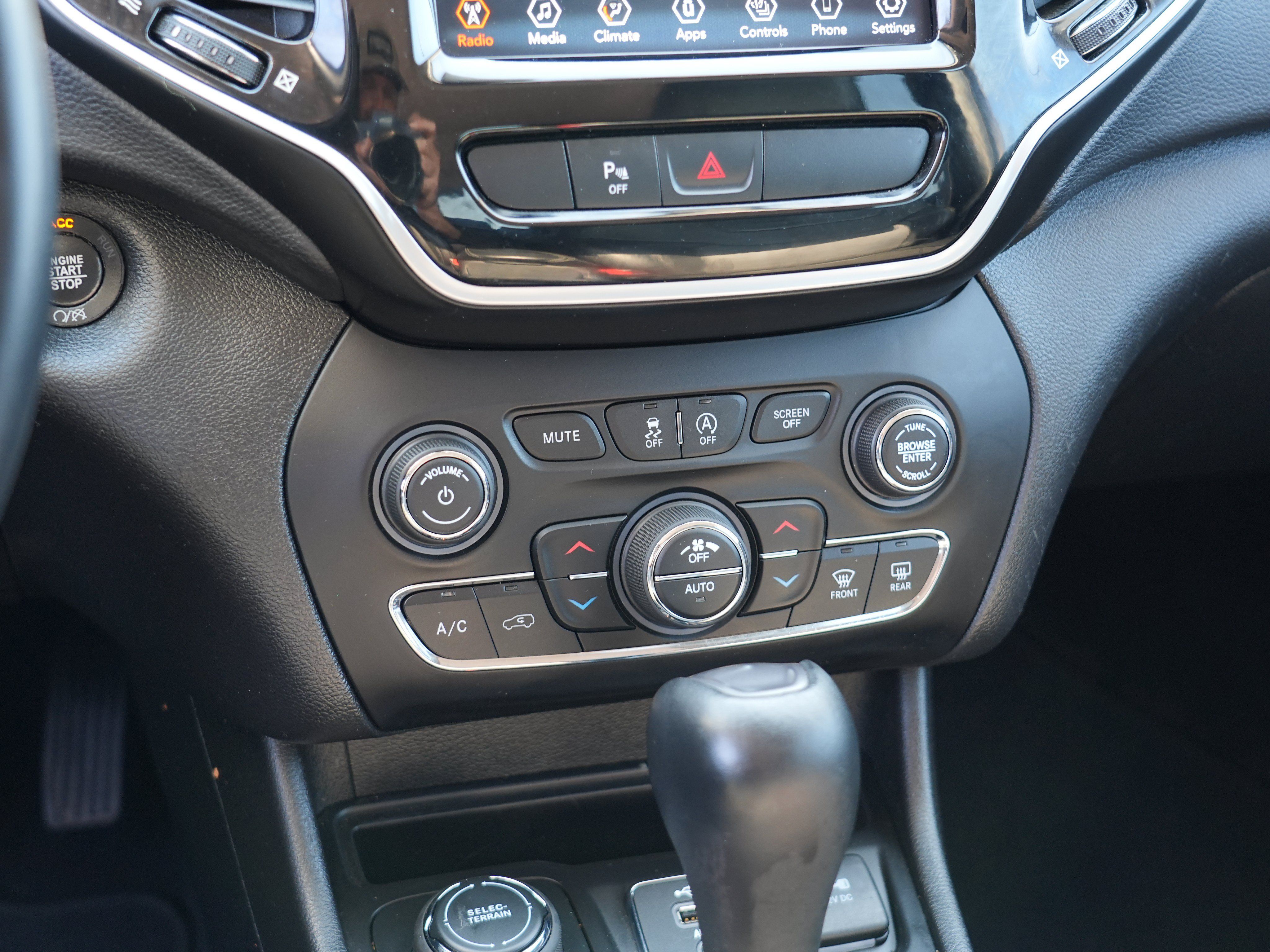 Used 2019 Jeep Cherokee Limited AWD/4WD image 26