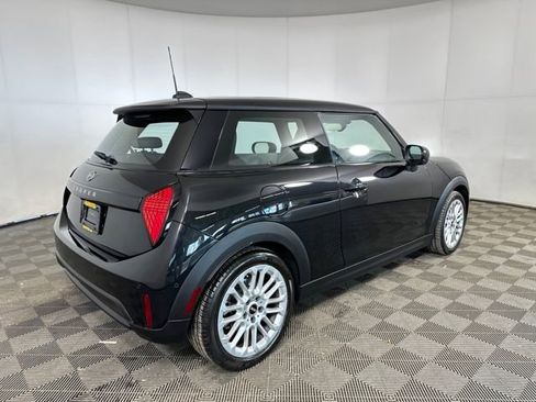 Used 2025 MINI Cooper 2-Door Hardtop image 3