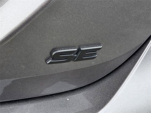 Used 2024 Toyota Camry SE image 14