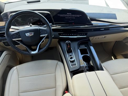 Certified 2023 Cadillac Escalade Premium Luxury AWD/4WD image 13