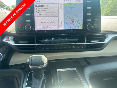 Used 2021 Toyota Sienna Platinum FWD image 13