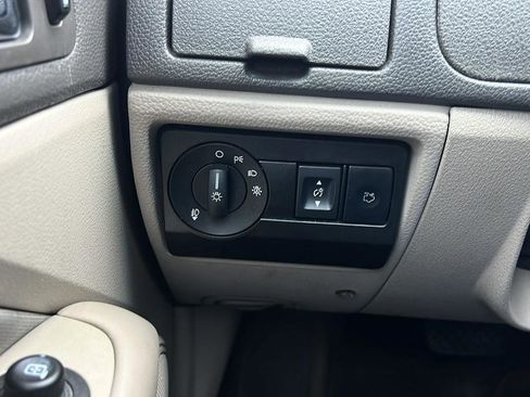 Used 2011 Ford Fusion SE w/ 202A Rapid Spec Order Code FWD image 22