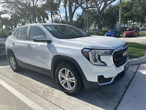 Used 2024 GMC Terrain SLE AWD/4WD image 14