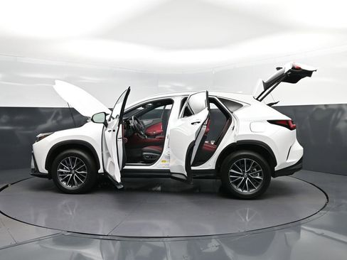 Used 2025 Lexus NX 250 FWD w/ Towing Package (2000 Lbs) image 46