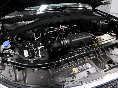 Certified 2023 Ford Explorer XLT image 16