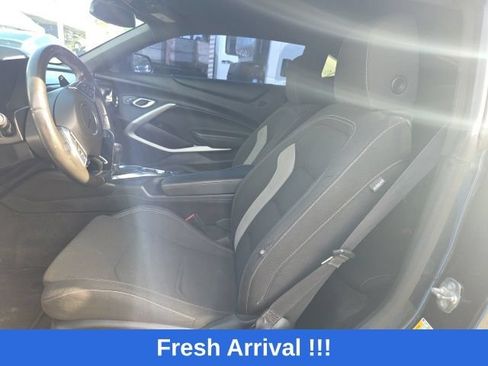 Used 2020 Chevrolet Camaro LT RWD image 7