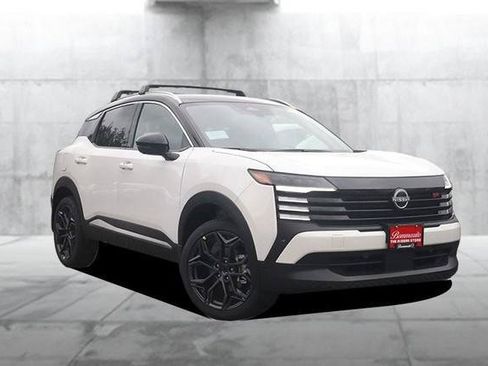 New 2026 Nissan Kicks SR AWD/4WD image 2