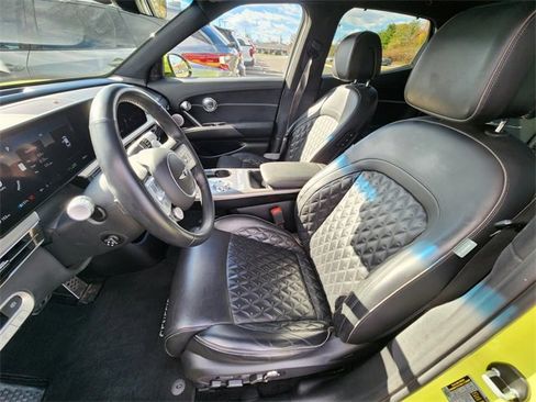 Used 2023 Genesis GV60 Performance image 17