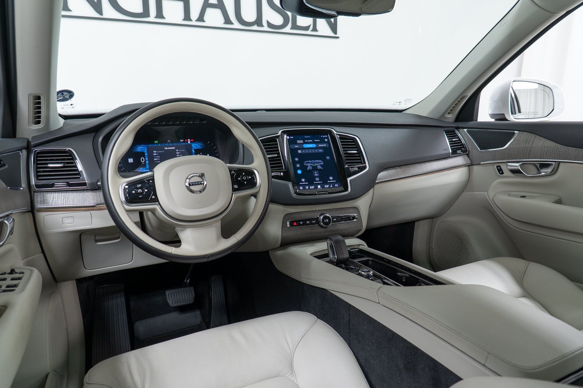 Certified 2023 Volvo XC90 B6 Plus w/ Protection Package Premier AWD/4WD image 16