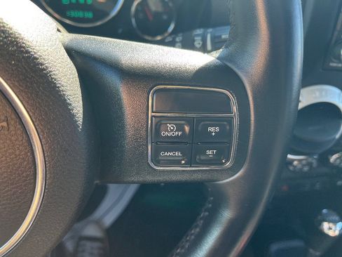 Used 2014 Jeep Wrangler Unlimited Rubicon w/ Connectivity Group image 19