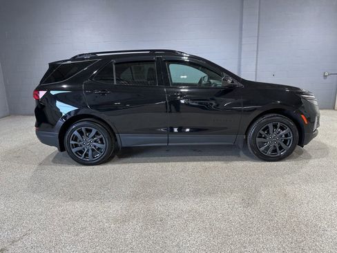 Used 2023 Chevrolet Equinox RS AWD/4WD image 2