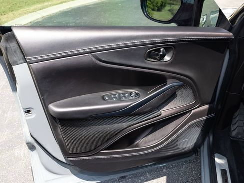 Used 2022 Aston Martin DBX AWD/4WD image 18