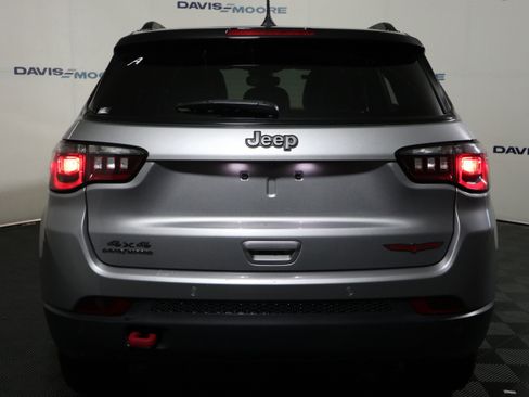 Used 2023 Jeep Compass Trailhawk AWD/4WD image 7