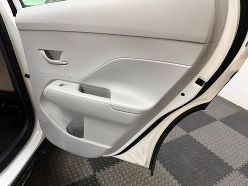 Certified 2024 Hyundai Kona SE image 42