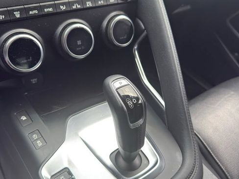 Used 2020 Jaguar E-PACE SE AWD/4WD image 13