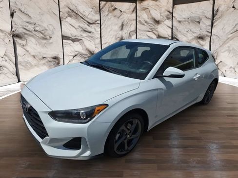 Used 2019 Hyundai Veloster 2.0 FWD image 1