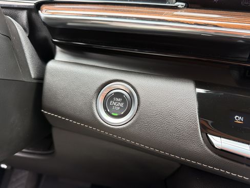 Used 2024 Cadillac Escalade Premium Luxury w/ Performance Package AWD/4WD image 19
