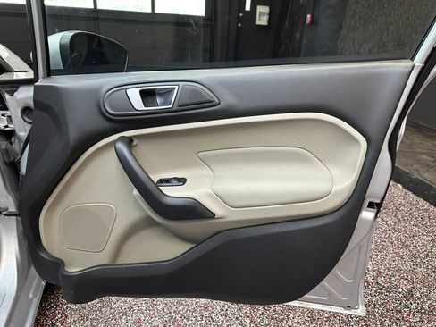 Used 2014 Ford Fiesta SE FWD image 28