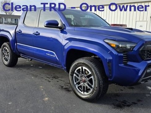 Used 2025 Toyota Tacoma SR5 image 1