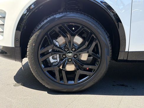 New 2026 Land Rover Discovery Sport Landmark AWD/4WD image 13