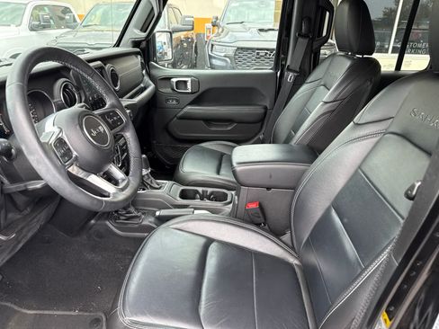 Used 2018 Jeep Wrangler Unlimited Sahara AWD/4WD image 23