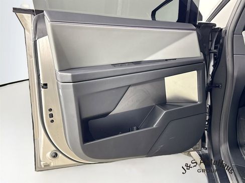 Used 2025 Tesla Cybertruck AWD Crew Cab image 23