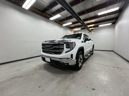 Certified 2023 GMC Sierra 1500 SLT w/ SLT Premium Package image 4