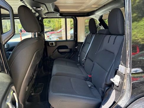 Used 2021 Jeep Wrangler Unlimited Rubicon 4xe w/ Cold Weather Group AWD/4WD image 13