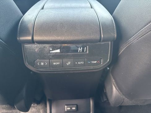 Certified 2024 Toyota Highlander XLE image 22