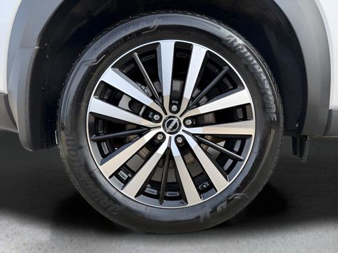 Certified 2025 Nissan Pathfinder Platinum w/ Cargo Package image 31