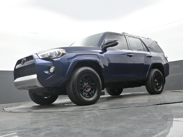 Used 2018 Toyota 4Runner TRD Off-Road AWD/4WD image 25