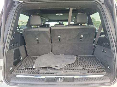 Used 2025 Jeep Grand Wagoneer Series III w/ Rear Seat Video Group 1 AWD/4WD image 7