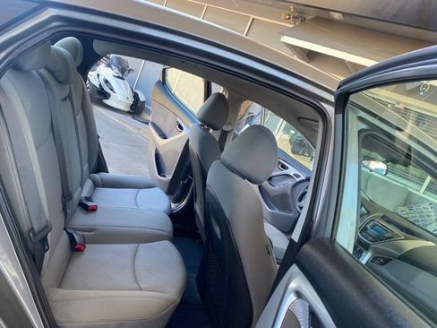 Used 2013 Hyundai Elantra GLS w/ Preferred Pkg FWD image 13