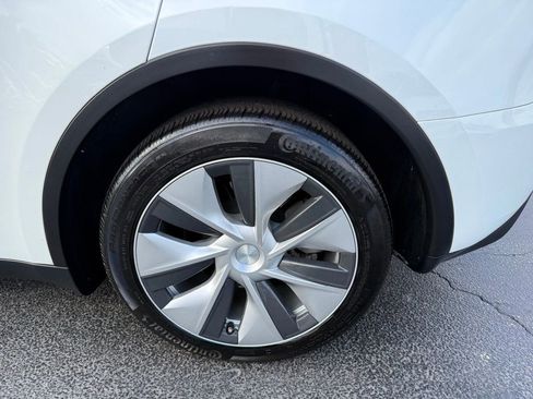 Used 2023 Tesla Model Y Long Range image 33