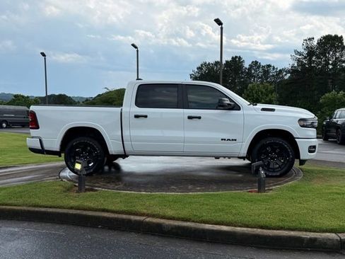 New 2026 RAM 1500 4x4 Crew Cab image 8