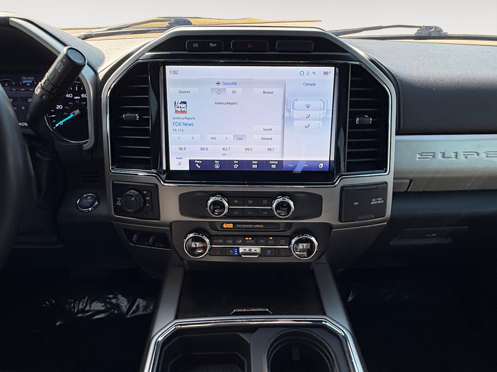 Used 2022 Ford F250 Lariat w/ Lariat Ultimate Package AWD/4WD image 11