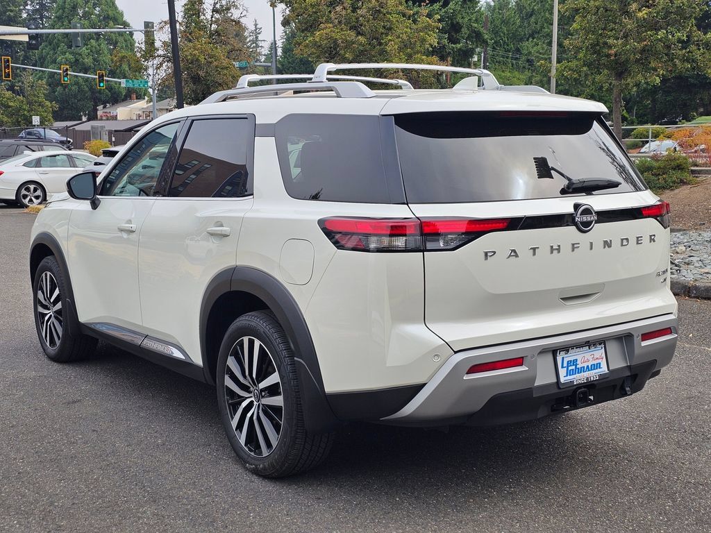 Used 2024 Nissan Pathfinder Platinum AWD/4WD image 7