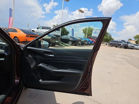 Used 2024 Nissan Altima 2.5 SV FWD image 20