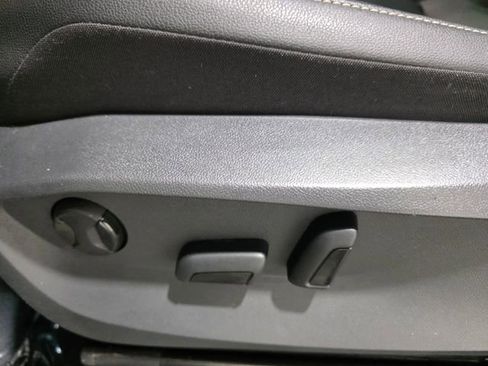 Certified 2023 Volkswagen Tiguan SE w/ Panoramic Sunroof Package image 14