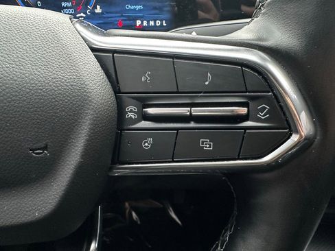 Used 2025 Chevrolet Equinox LT w/ Convenience Package II image 5