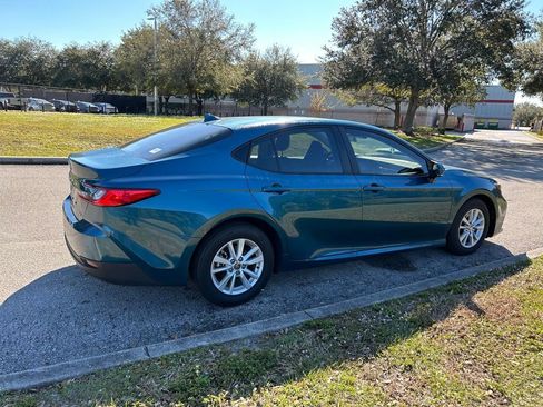 Certified 2025 Toyota Camry LE image 5