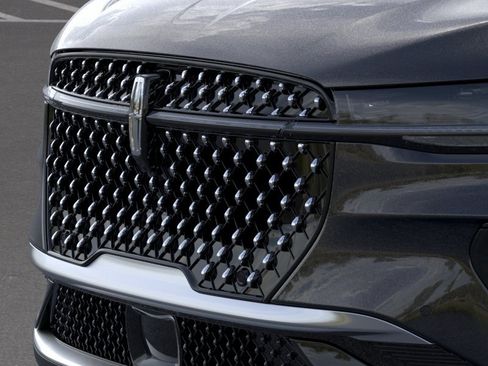 New 2026 Lincoln Nautilus Premier image 17