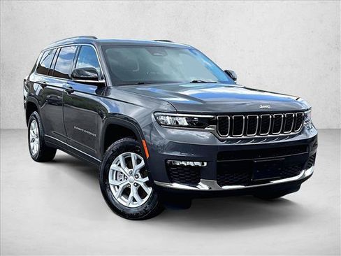 Used 2023 Jeep Grand Cherokee L Limited w/ Trailer Tow Group (B) AWD/4WD image 11