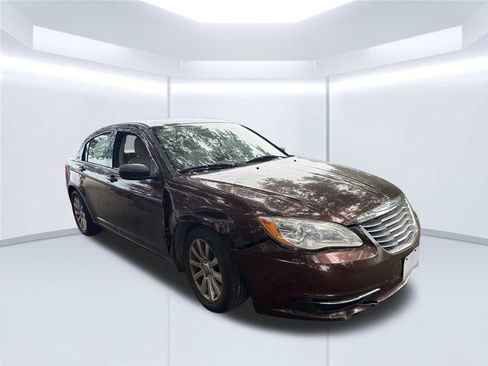 Used 2013 Chrysler 200 Touring FWD image 11