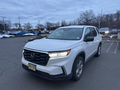 Used 2023 Honda Pilot LX image 15