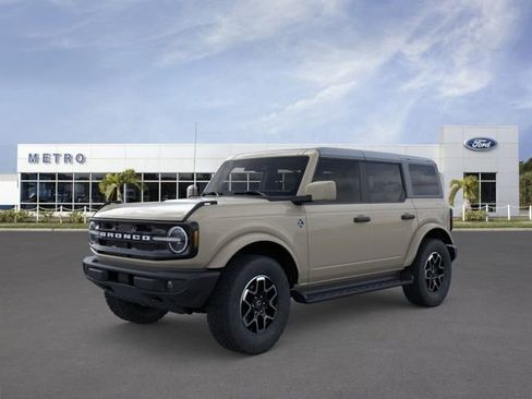 New 2026 Ford Bronco Outer Banks AWD/4WD image 1