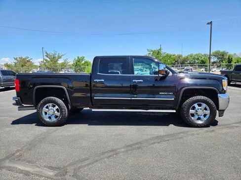 Used 2018 GMC Sierra 2500 SLT w/ Duramax Plus Package AWD/4WD image 2