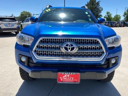 Used 2017 Toyota Tacoma TRD Off-Road AWD/4WD image 8