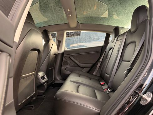 Used 2018 Tesla Model 3 Mid Range RWD image 17